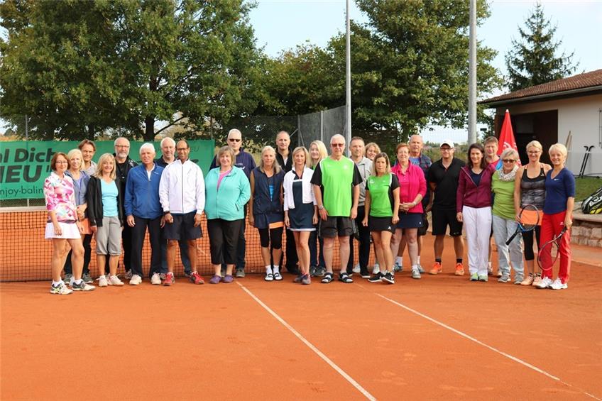 Viele Gäste sind beim Mixed-Turnier des TC Ostdorf dabei