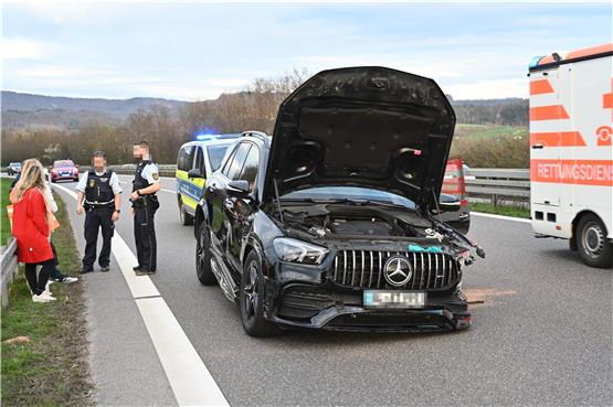 Beim Überholen zusammengekracht: B27 bei Hechingen wegen eines Unfalls zeitweise voll gesperrt