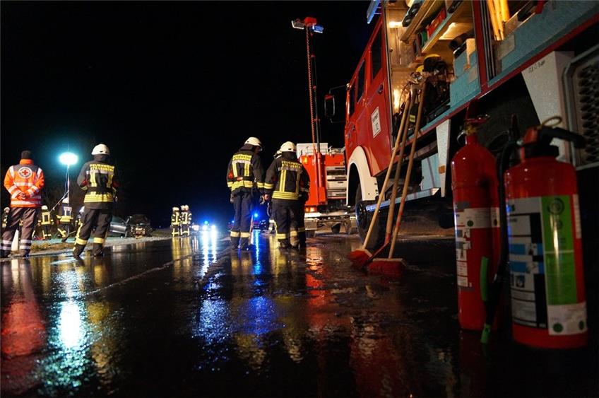 Wegen glatter Straße: schwerer Unfall zwischen Ebingen und Straßberg